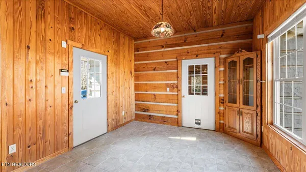 $564,000 | 1793 Cherokee Drive, Bean Station, TN 37708