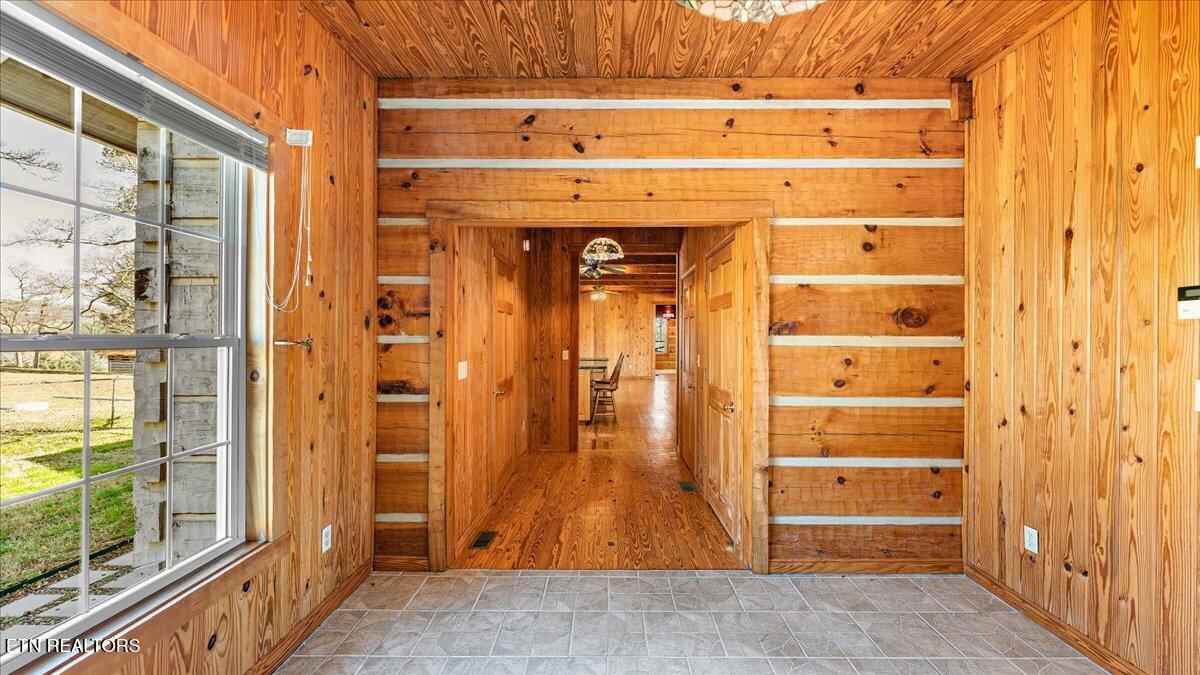 1793 Cherokee Drive Bean Station, TN 37708 - Photo 35 of 60 38-Breezeway