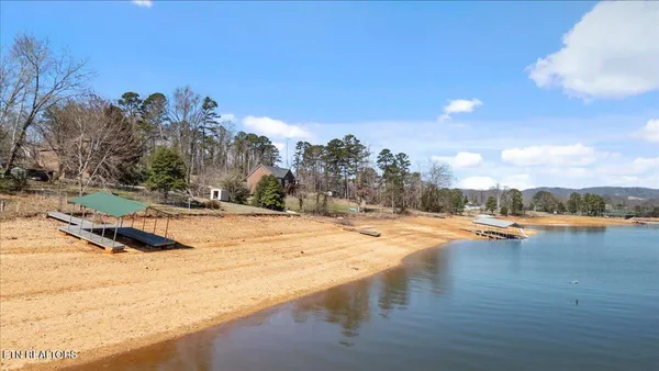 $564,000 | 1793 Cherokee Drive, Bean Station, TN 37708