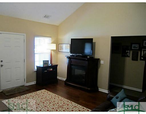 108 Becca Drive Springfield, GA 31329 - Photo 11 of 24 Living Room.