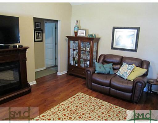 108 Becca Drive Springfield, GA 31329 - Photo 10 of 24 Living Room.