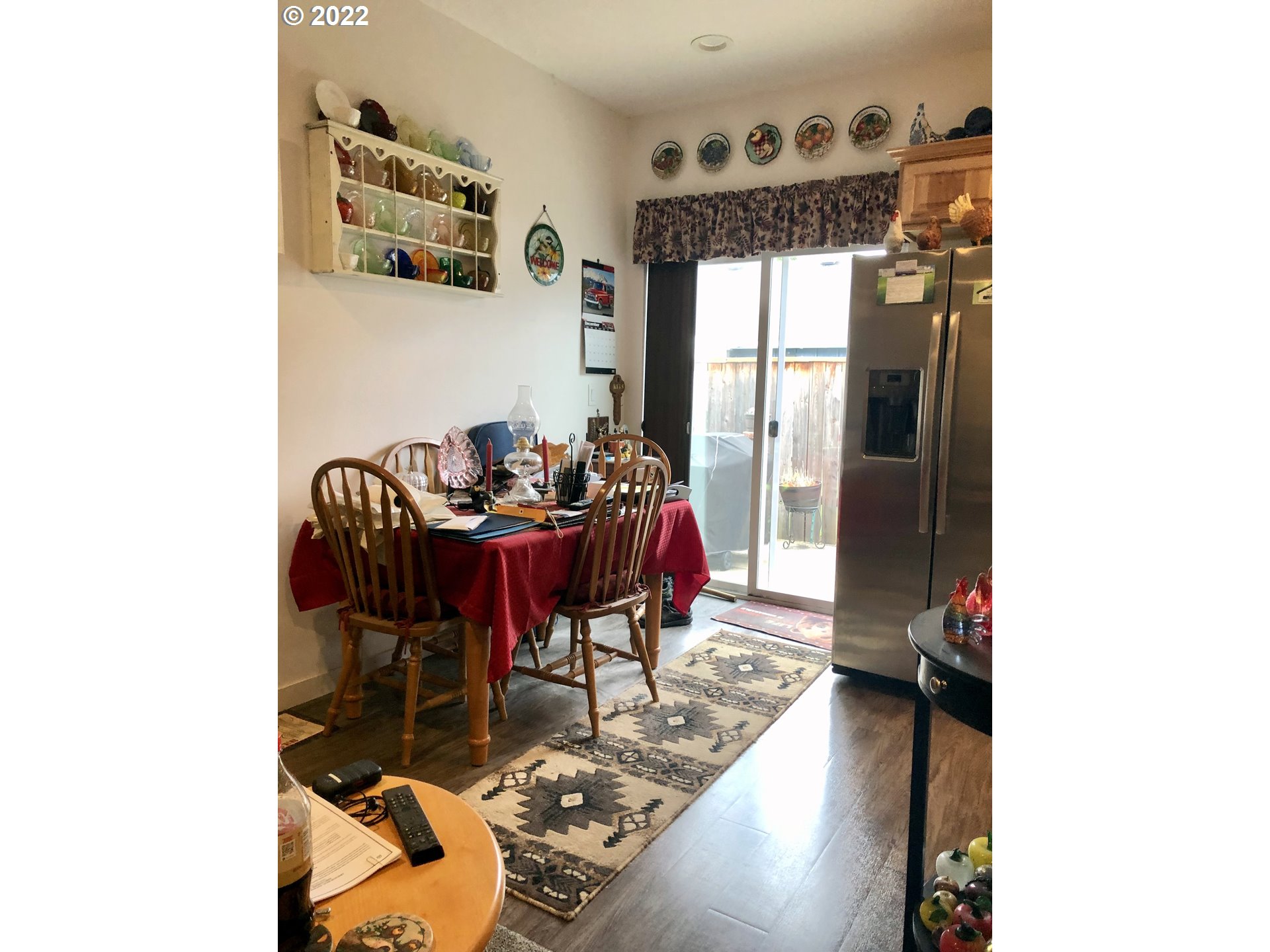 3760 E Street Springfield, OR 97478 - Photo 5 of 24 a outdoor dining room with furniture and window