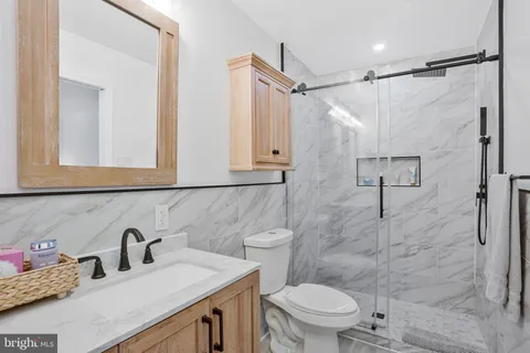 $1,250,000 | 11117 Whisperwood Lane, North Bethesda, MD 20852