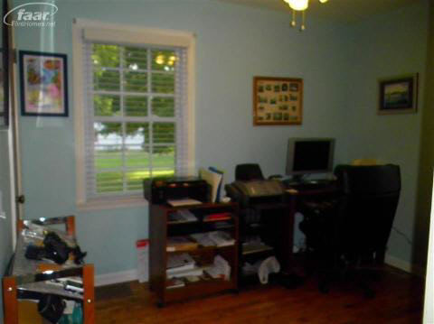 4308 Van Slyke Road Flint, MI 48507 - Photo 10 of 13 20174172-9.JPG