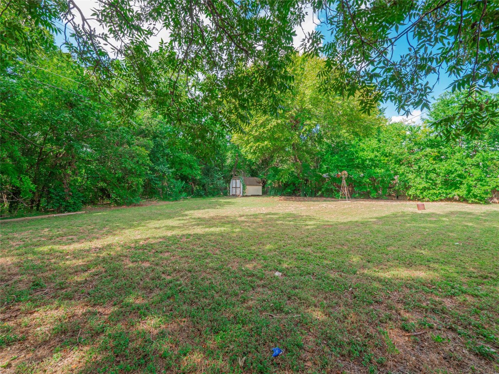 401 Ramble Lane Austin, TX 78745 - Photo 27 of 32 a view of outdoor space and yard