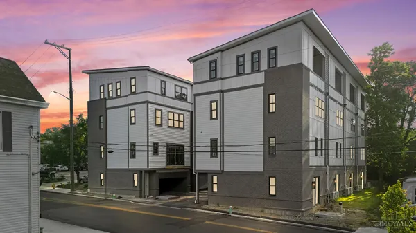 $975,000 | 3725 Isabella Avenue, Unit 3, Cincinnati, OH 45209