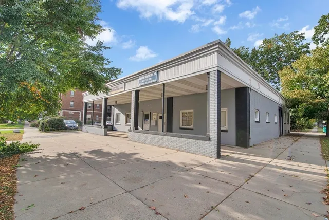 $450,000 | 302-306 Sumner Avenue, Springfield, MA 01108