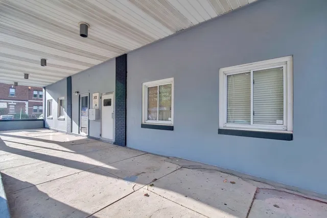 $450,000 | 302-306 Sumner Avenue, Springfield, MA 01108