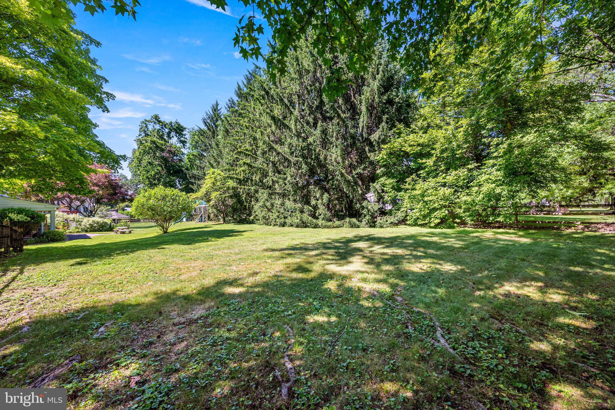 416 Yorkshire Road Bryn Mawr, PA 19010 - Photo 32 of 33 Expansive Yard