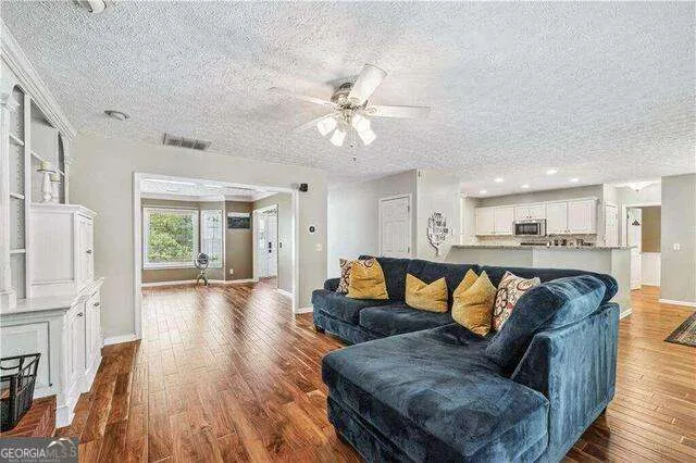 $2,650 | 2152 Marne Glen, Kennesaw, GA 30152