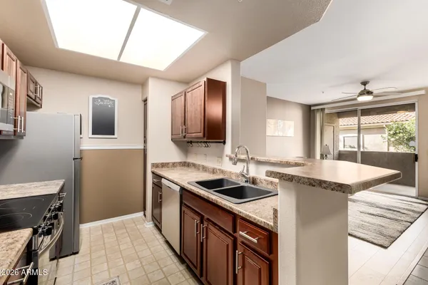 $239,999 | 3830 East Lakewood Parkway East, Unit 2031, Phoenix, AZ 85048