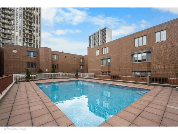 $5,000 | 150 West Eugenie Street, Unit 9, Chicago, IL 60614