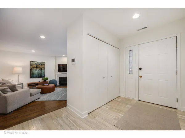 $5,000 | 150 West Eugenie Street, Unit 9, Chicago, IL 60614