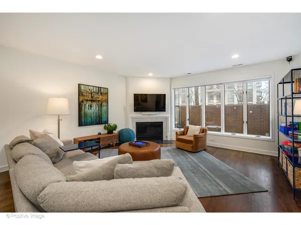 $5,000 | 150 West Eugenie Street, Unit 9, Chicago, IL 60614