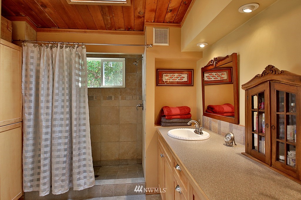 1272 Dines Point Road Greenbank, WA 98253 - Photo 15 of 25 Gallery Image 15