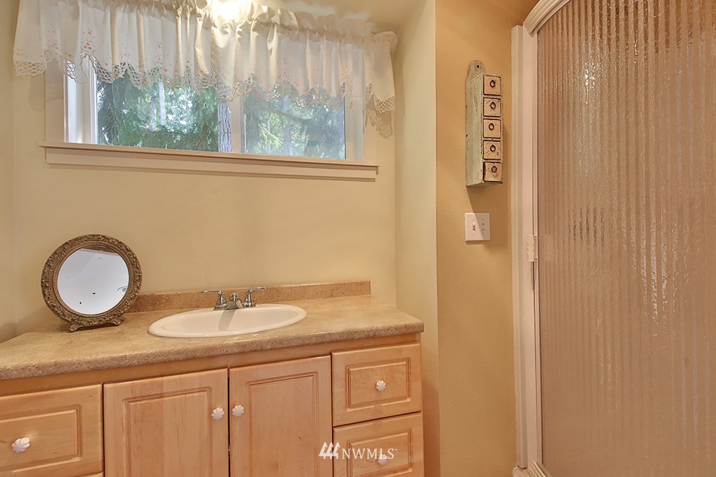1272 Dines Point Road Greenbank, WA 98253 - Photo 22 of 25 Gallery Image 22