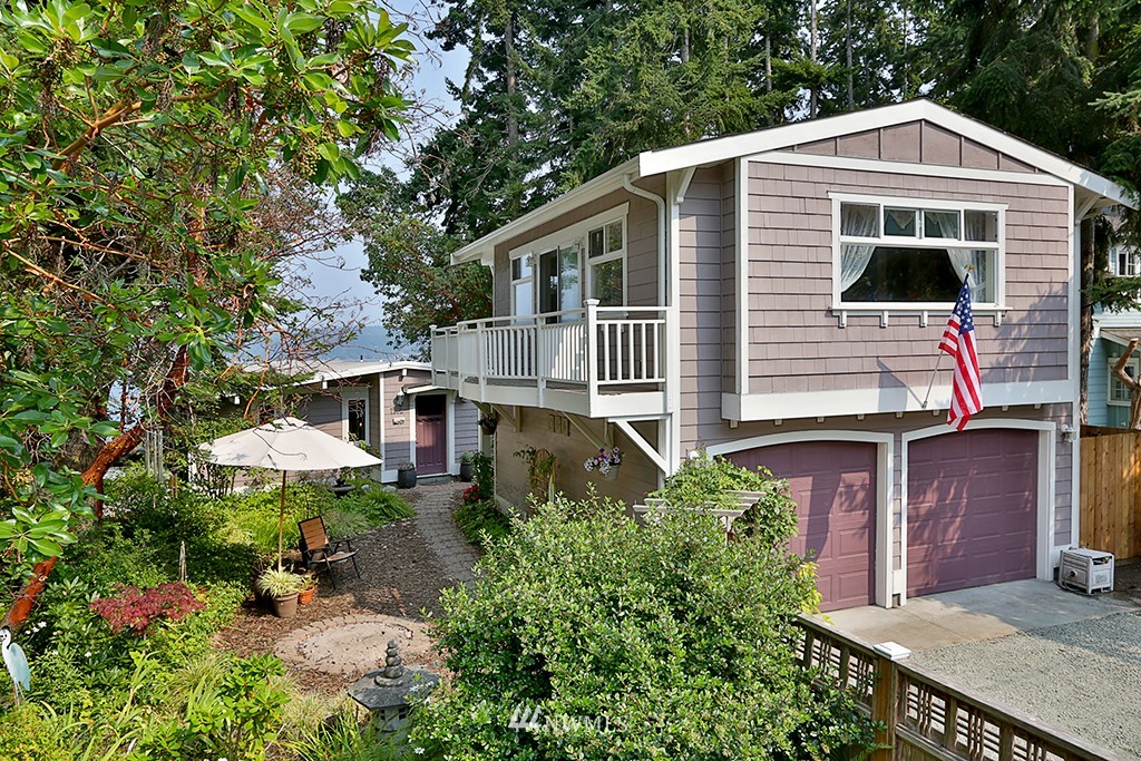 1272 Dines Point Road Greenbank, WA 98253 - Photo 4 of 25 Gallery Image 4