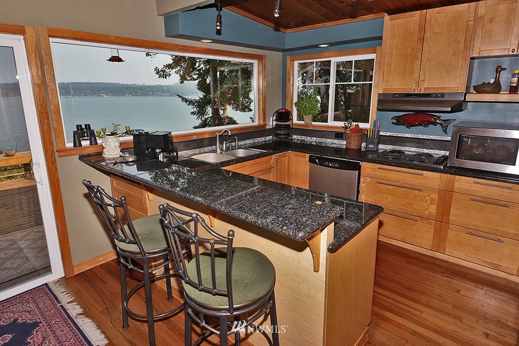 1272 Dines Point Road Greenbank, WA 98253 - Photo 10 of 25 Gallery Image 10