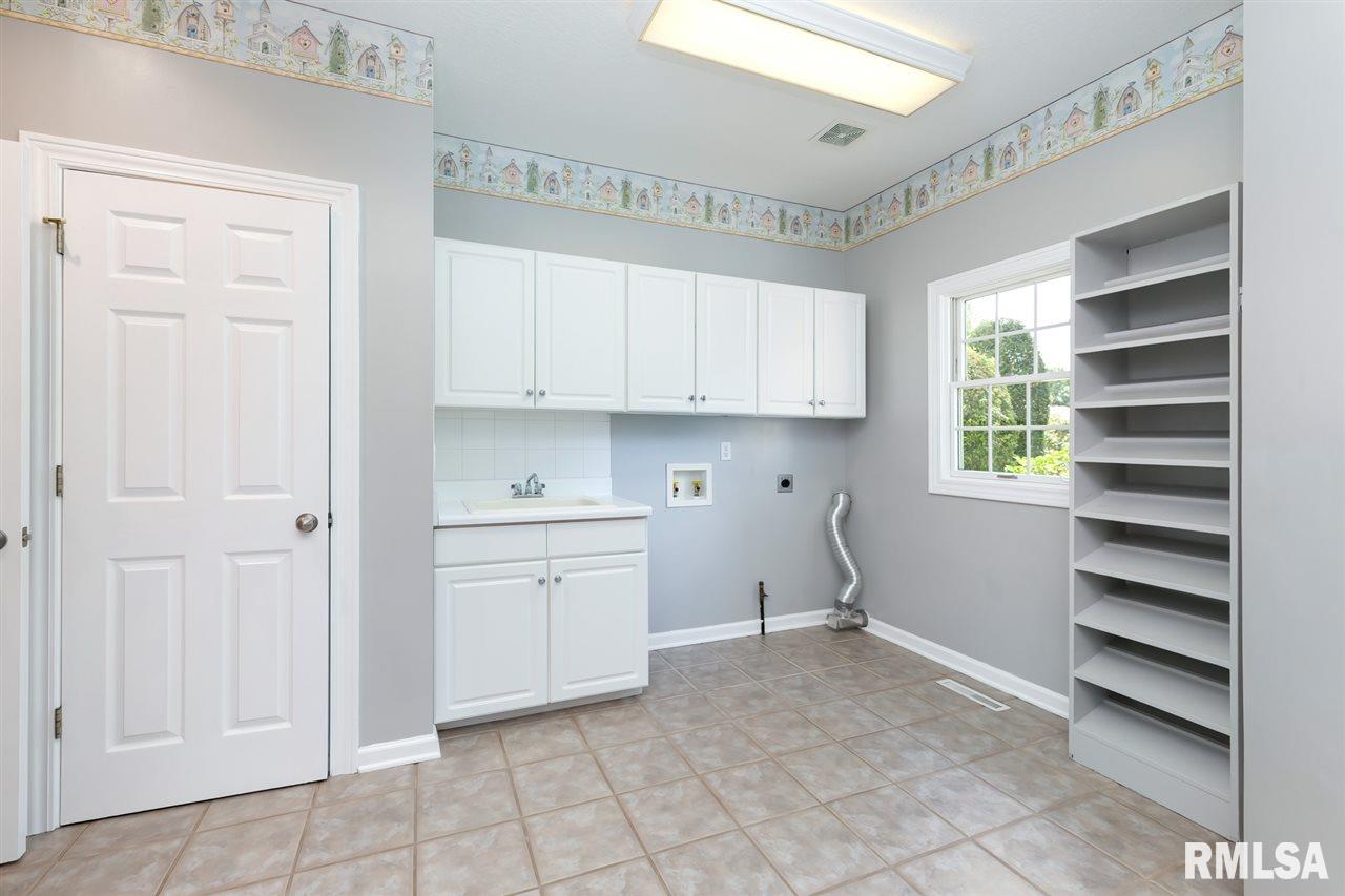 6754 Ridges Court Bettendorf, IA 52722 - Photo 13 of 36 Gallery Image 13