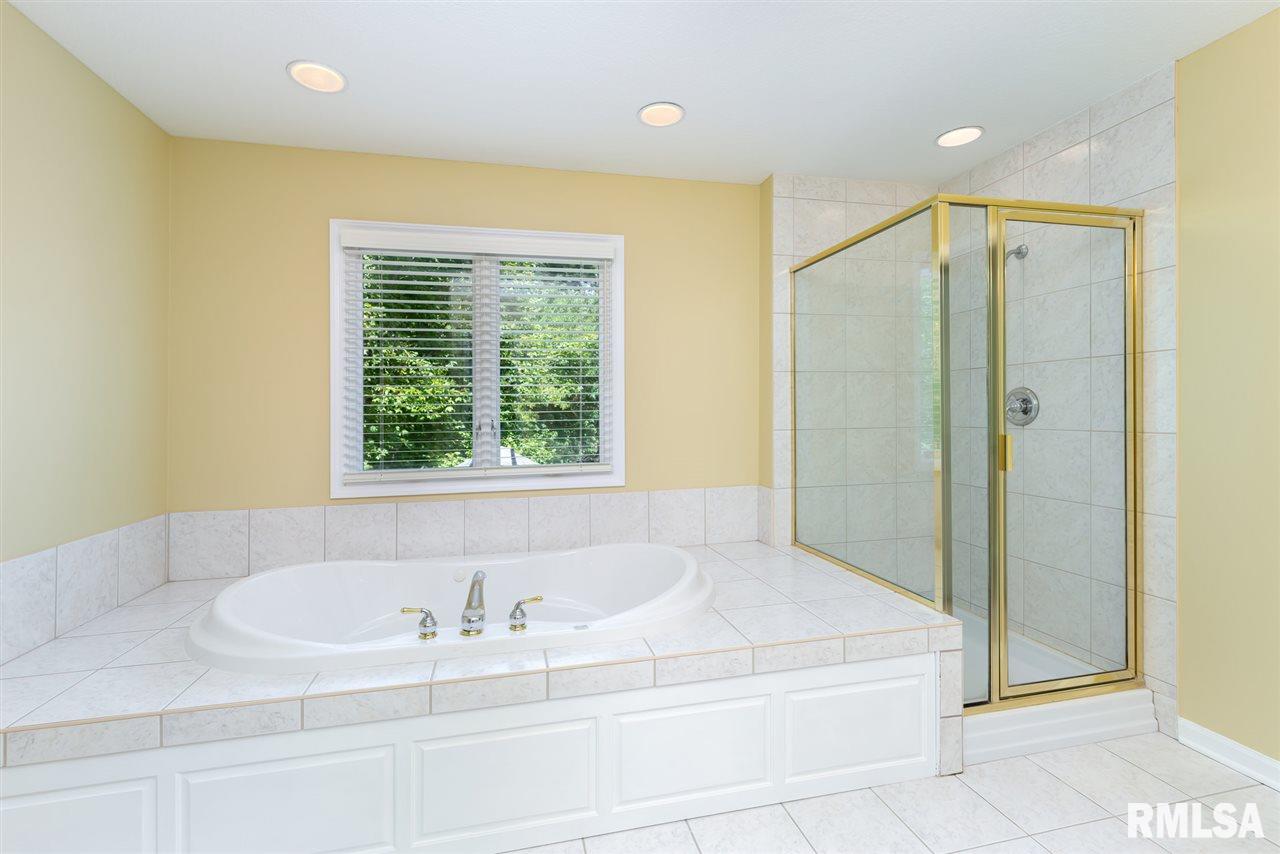 6754 Ridges Court Bettendorf, IA 52722 - Photo 18 of 36 Gallery Image 18