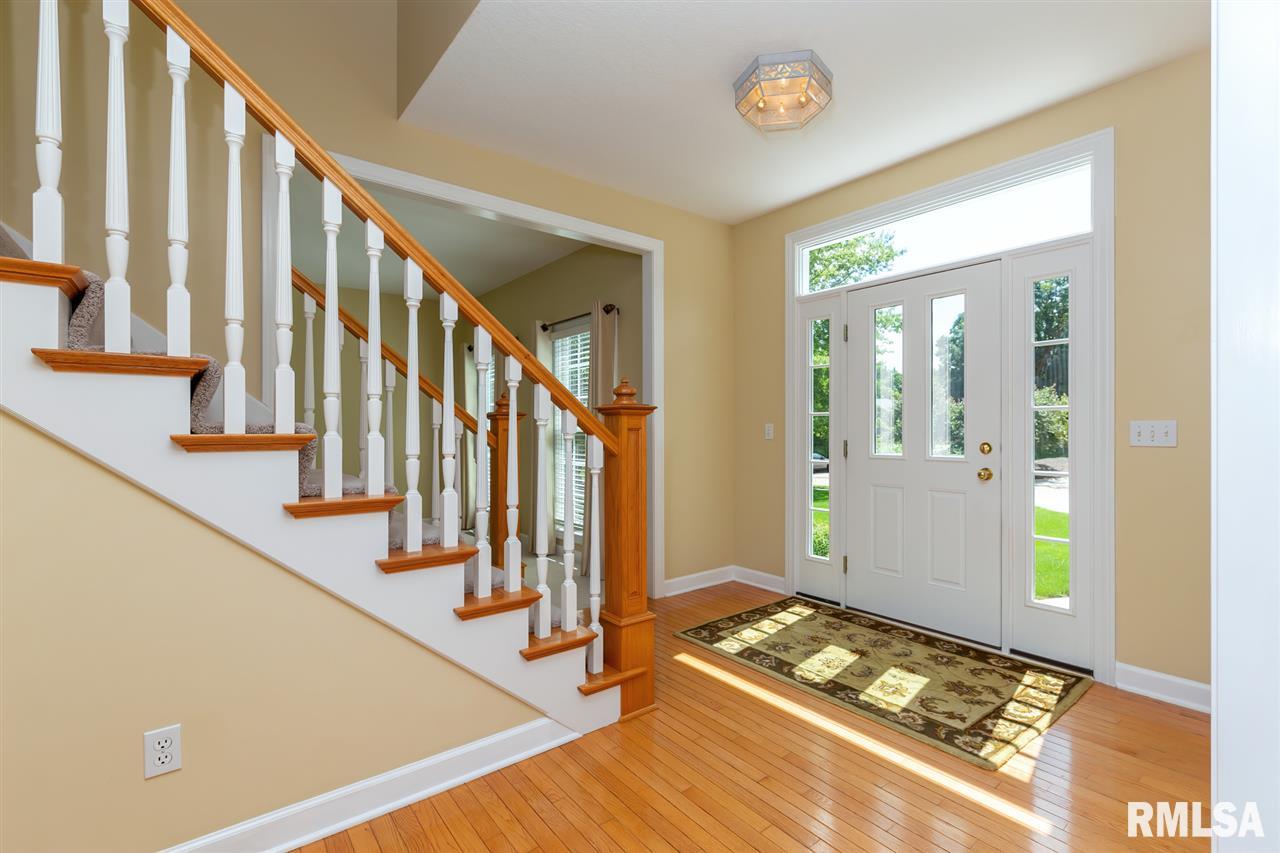 6754 Ridges Court Bettendorf, IA 52722 - Photo 3 of 36 Gallery Image 3