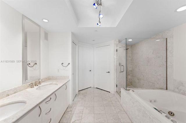 $2,195,000 | 1331 Brickell Bay Drive, Unit 2807, Miami, FL 33131