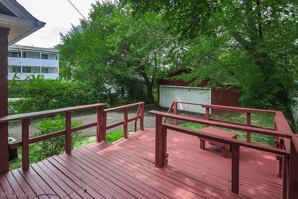 998 Roanoke Road Cleveland Heights, OH 44121 - Photo 8 of 30 Gallery Image 8