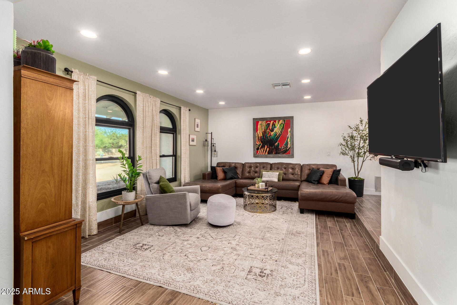 2107 North Sossaman Road Mesa, AZ 85207 - Photo 2 of 62 04 - 2107 N Sossaman Rd, Mesa 85207