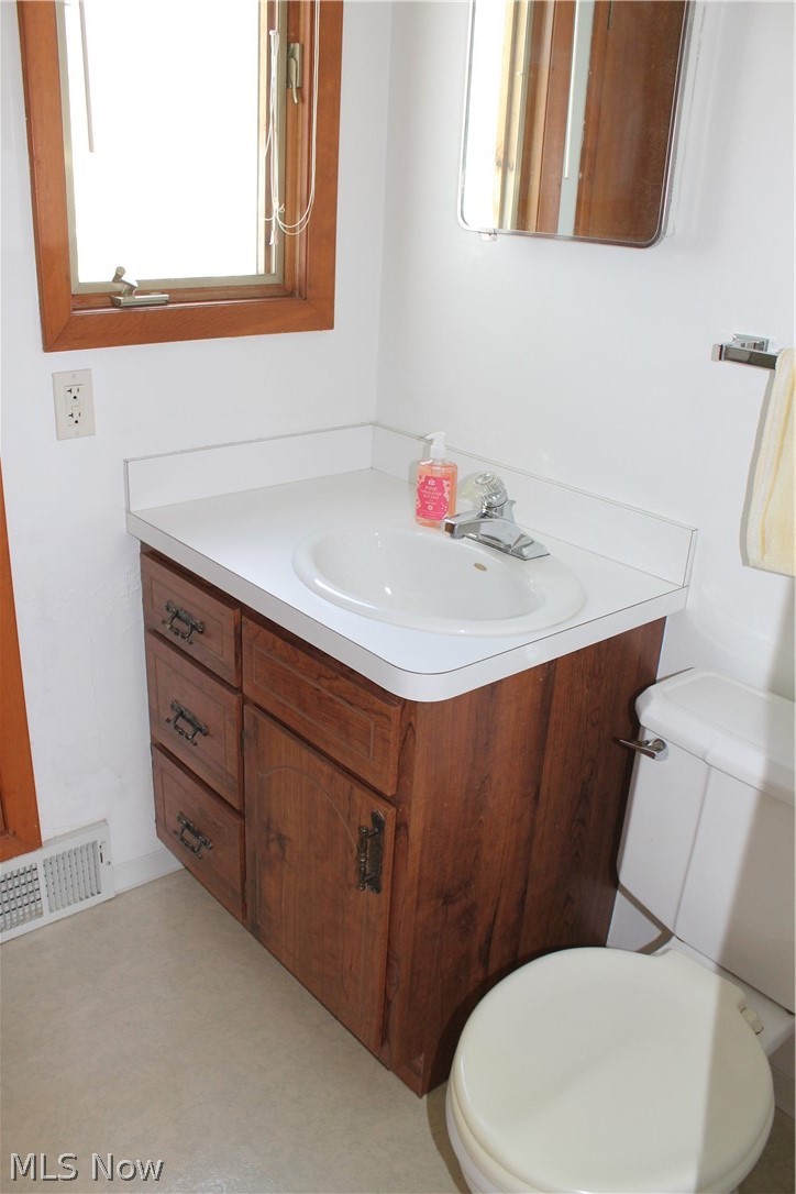 14863 Turney Road Maple Heights, OH 44137 - Photo 17 of 34 Full bath on 2nd floor