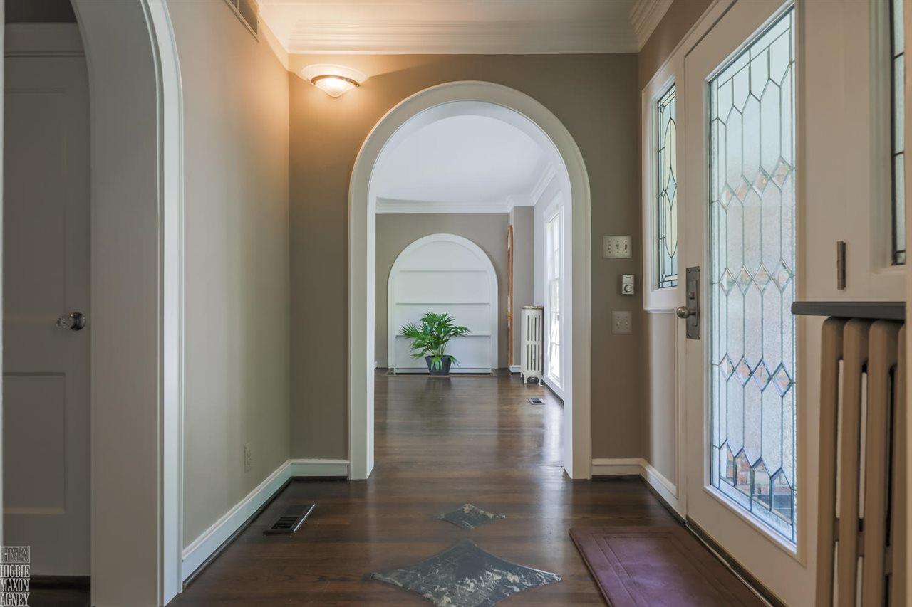 403 Rivard Boulevard Grosse Pointe, MI 48230 - Photo 3 of 37 31357060-2.JPG