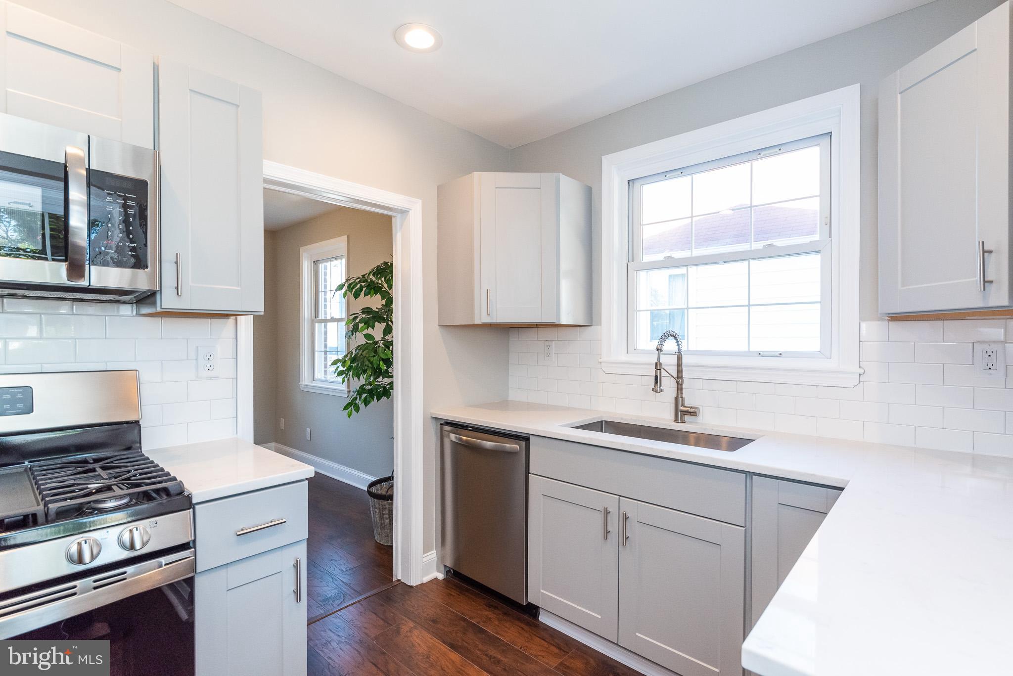 3040 Parktowne Road Baltimore, MD 21234 - Photo 13 of 50 Lots of counterspace & natural light