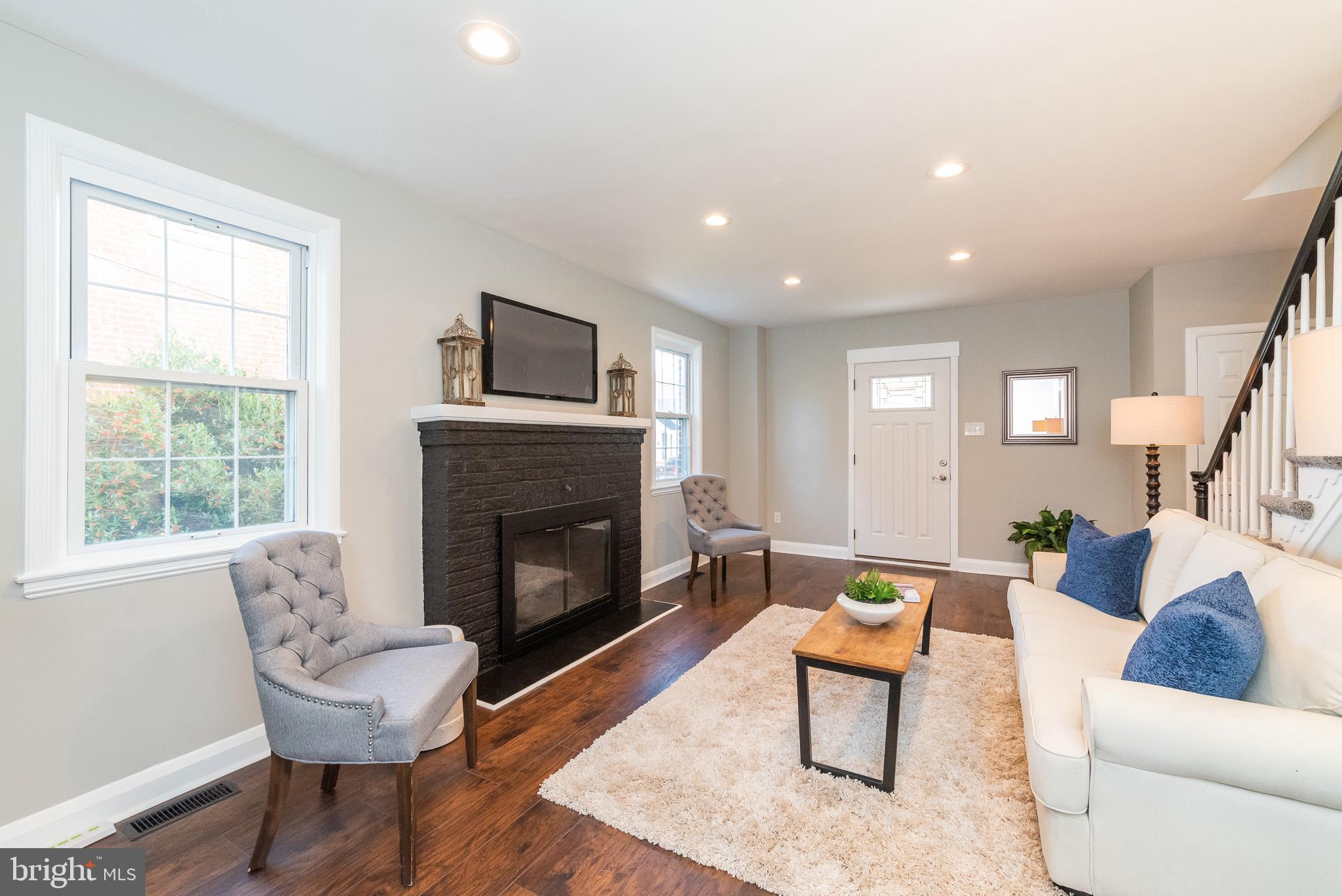 3040 Parktowne Road Baltimore, MD 21234 - Photo 7 of 50 Lots of space to relax and unwind!