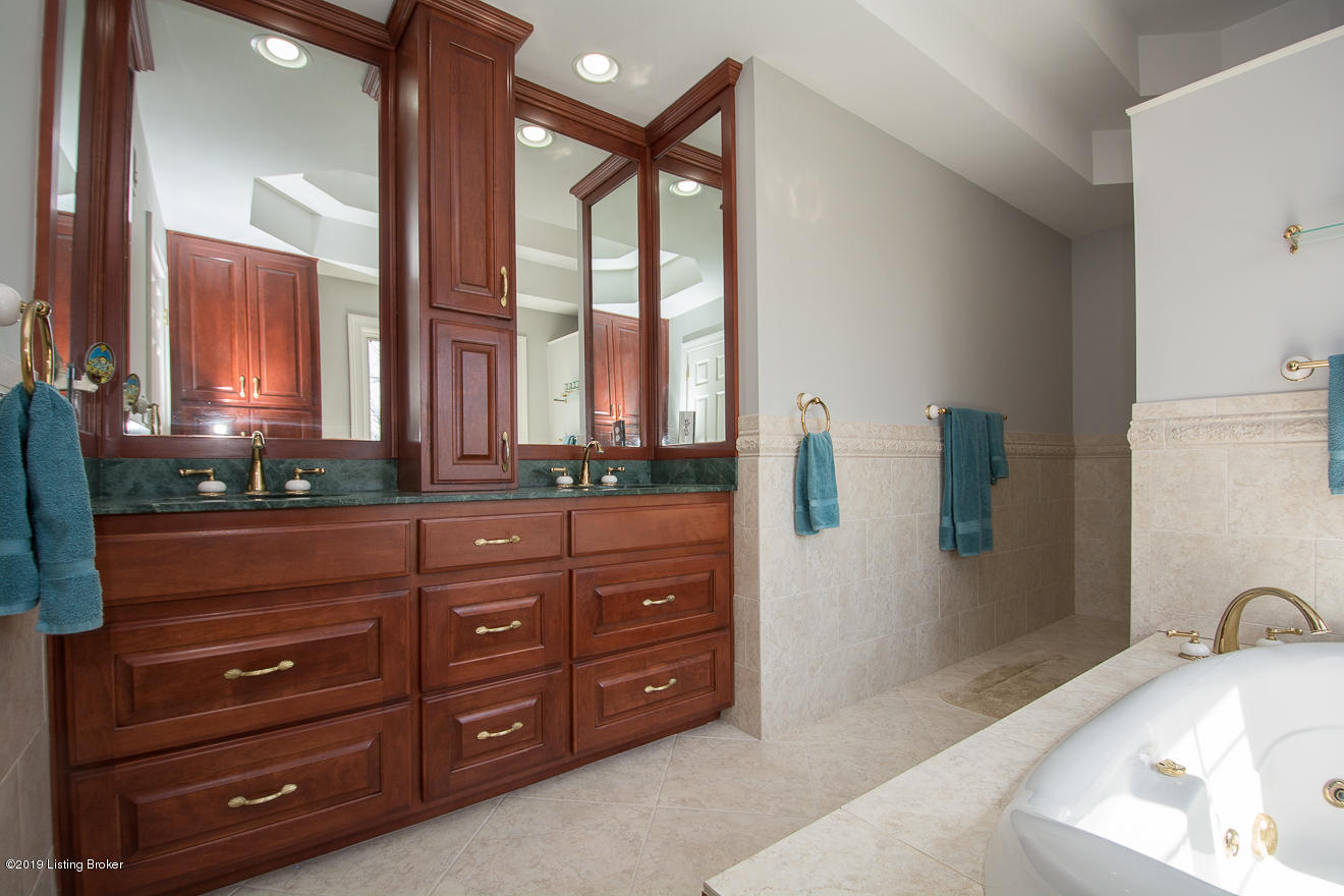 7305 Fox Harbor Road Prospect, KY 40059 - Photo 32 of 64 Master Bathroom