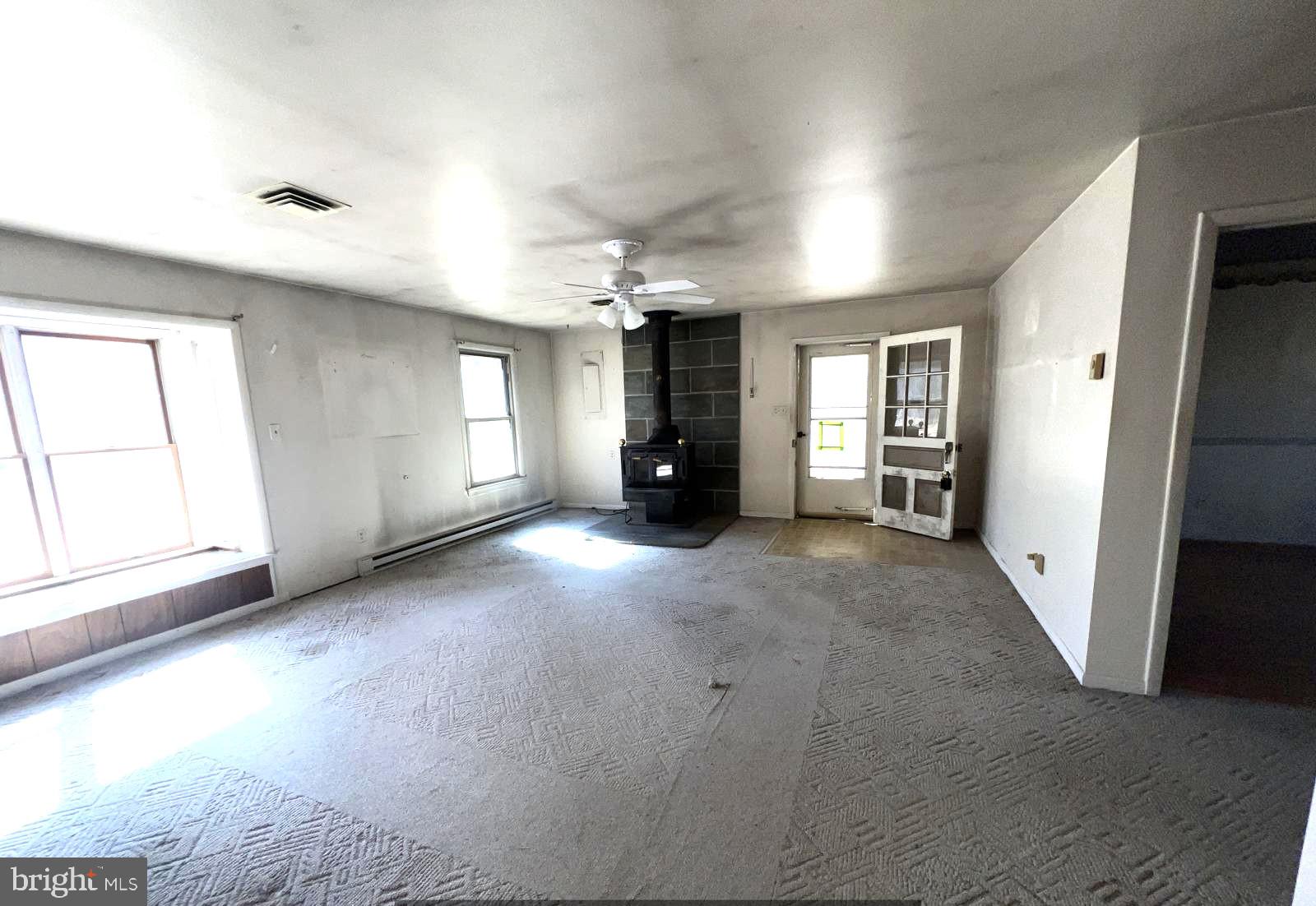 5709 Turner Road Broad Run, VA 20137 - Photo 9 of 17 Spacious room with natural light.