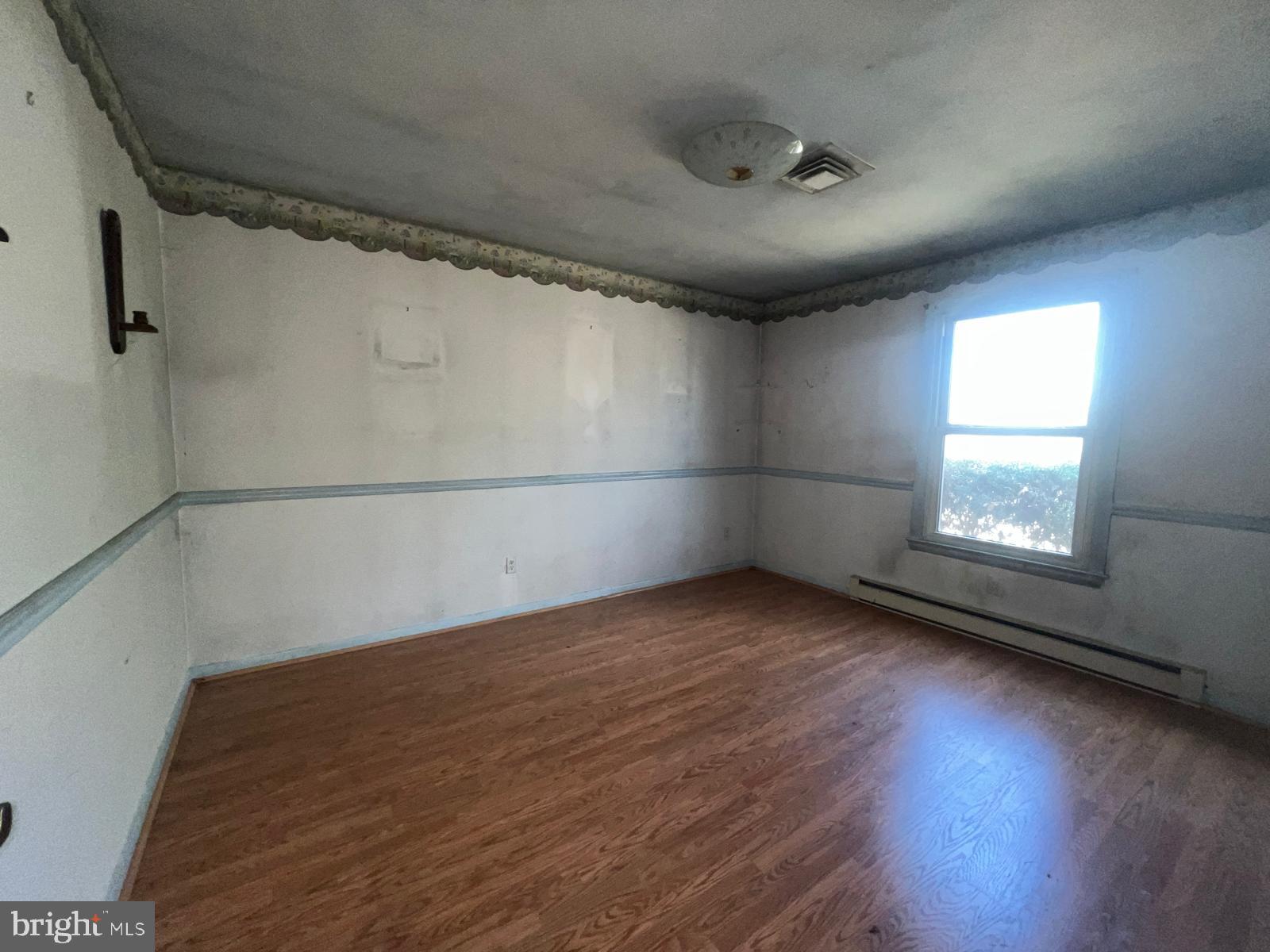 5709 Turner Road Broad Run, VA 20137 - Photo 10 of 17 Spacious room with scenic views.