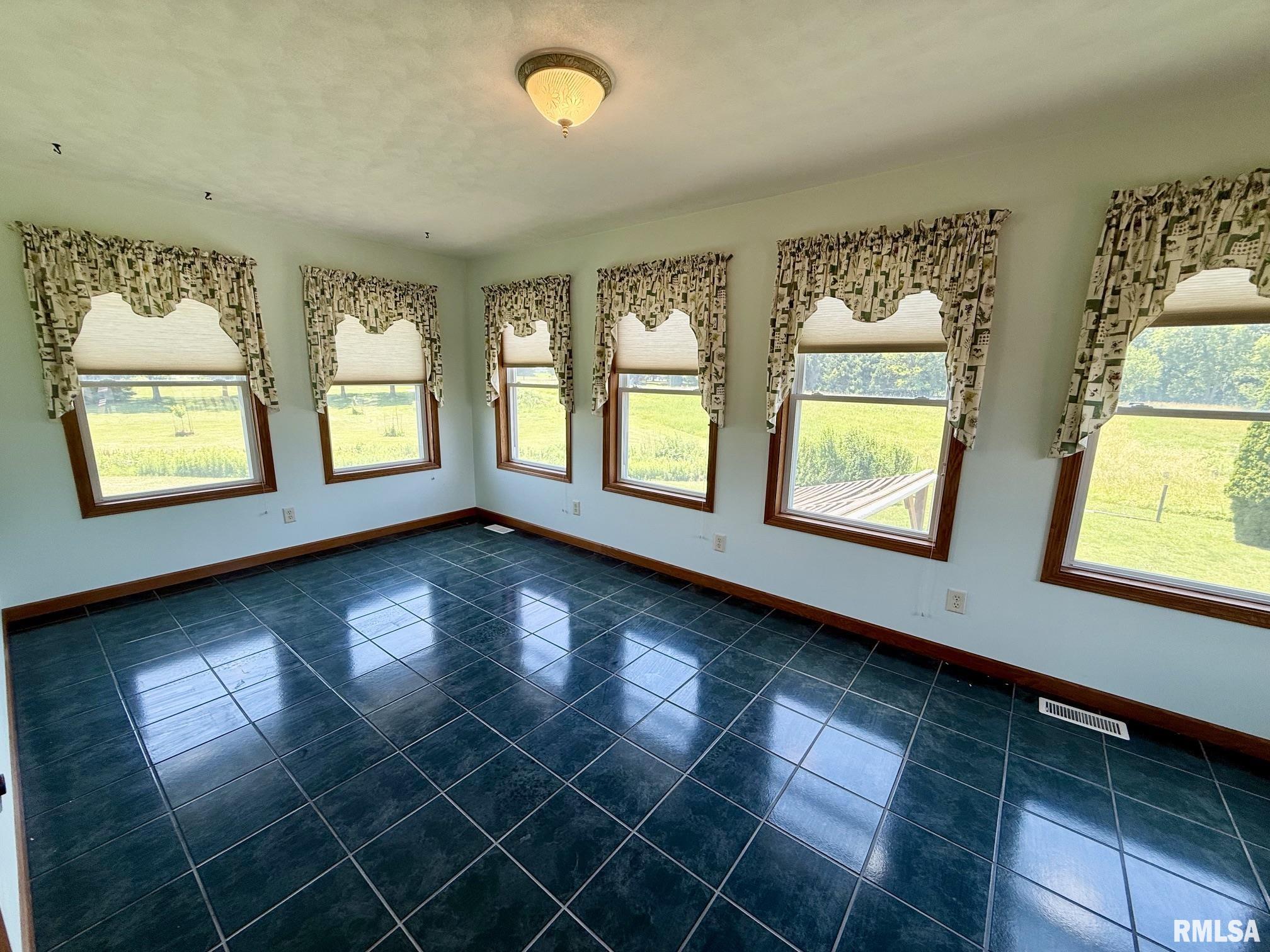 24822 Brookwood Hills Road Athens, IL 62613 - Photo 22 of 58