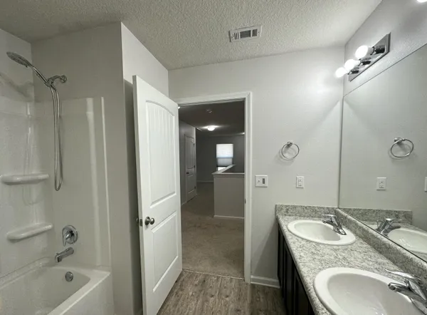 $2,200 | 4920 Kensington Lane, Crestview, FL 32539