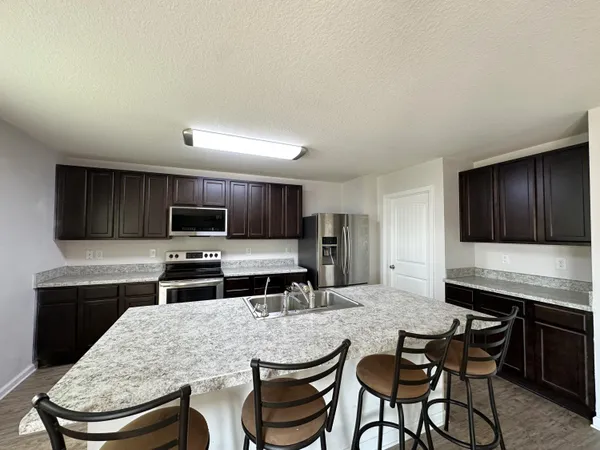 $2,200 | 4920 Kensington Lane, Crestview, FL 32539