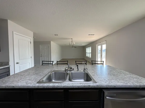 $2,200 | 4920 Kensington Lane, Crestview, FL 32539