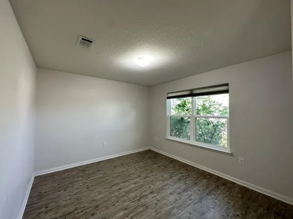 $2,200 | 4920 Kensington Lane, Crestview, FL 32539