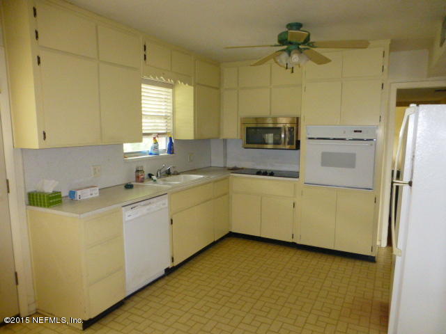 1227 Montego Road East Jacksonville, FL 32216 - Photo 8 of 23 Kitchen