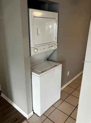 $1,800 | 10722 Crowngate Lane, Tampa, FL 33624