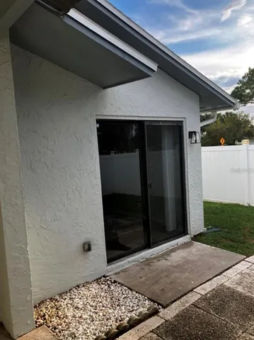 $1,800 | 10722 Crowngate Lane, Tampa, FL 33624