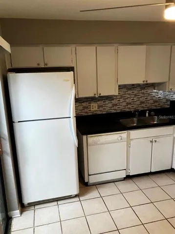 $1,800 | 10722 Crowngate Lane, Tampa, FL 33624