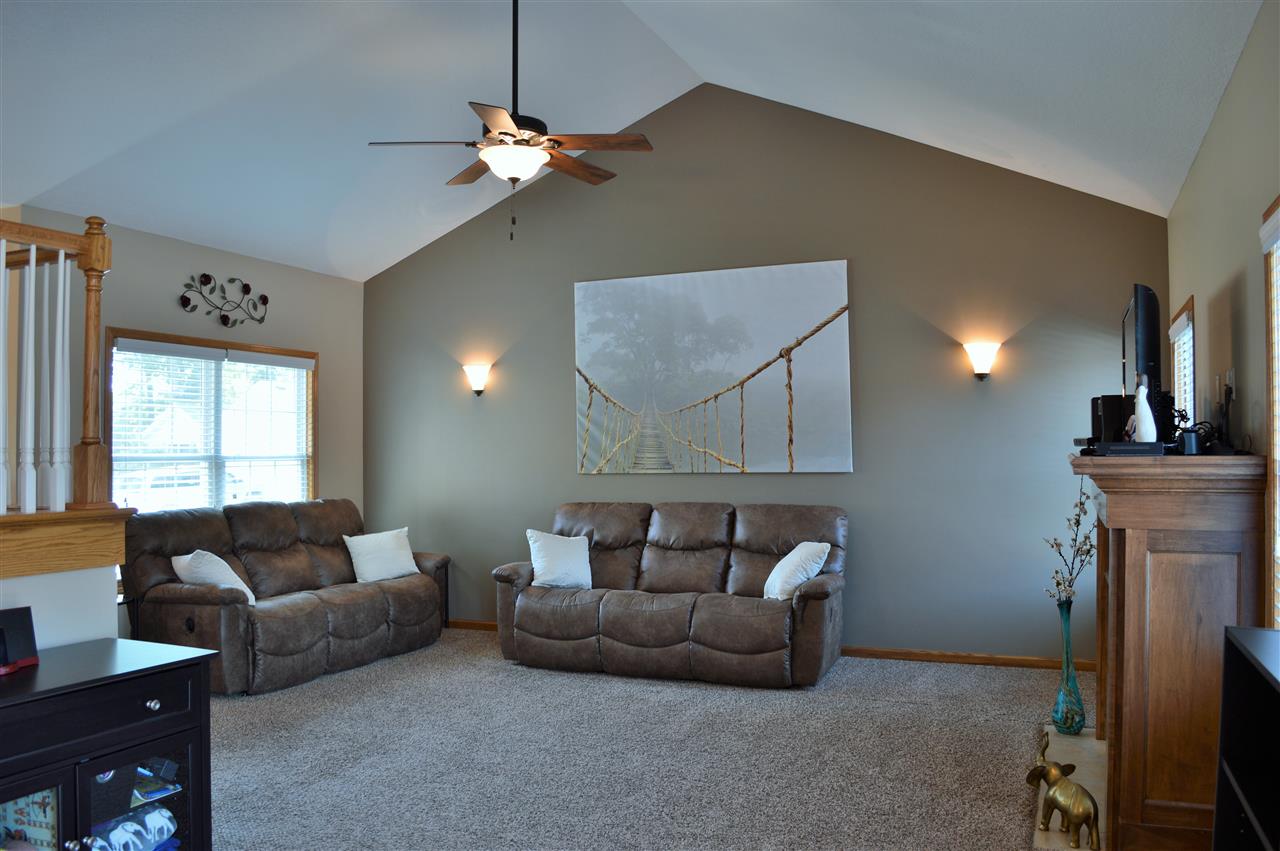 2609 Revo Road Davenport, IA 52806 - Photo 3 of 24 Gallery Image 3