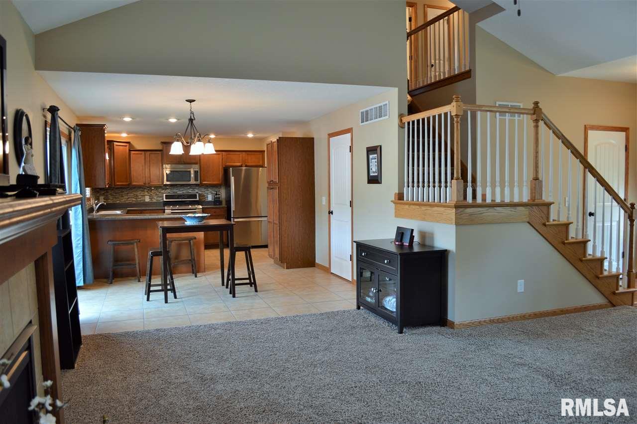 2609 Revo Road Davenport, IA 52806 - Photo 5 of 24 Gallery Image 5