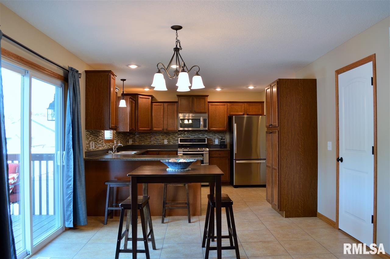 2609 Revo Road Davenport, IA 52806 - Photo 6 of 24 Gallery Image 6