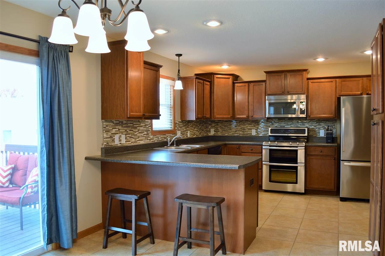 2609 Revo Road Davenport, IA 52806 - Photo 7 of 24 Gallery Image 7