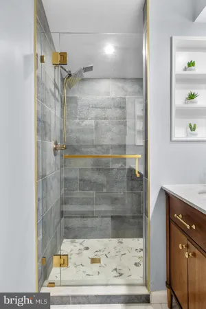 $4,300 | 381 Livermore Lane, Alexandria, VA 22304