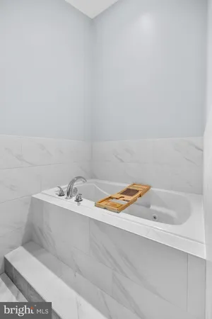 $4,300 | 381 Livermore Lane, Alexandria, VA 22304